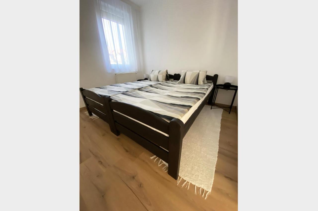 Andrea Apartmanok 2 Hajduszoboszlo Exterior foto